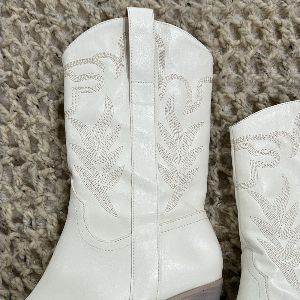 White Western Boots - Picture 3 of 11